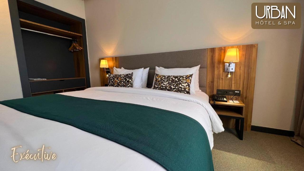 Hotel Urban &